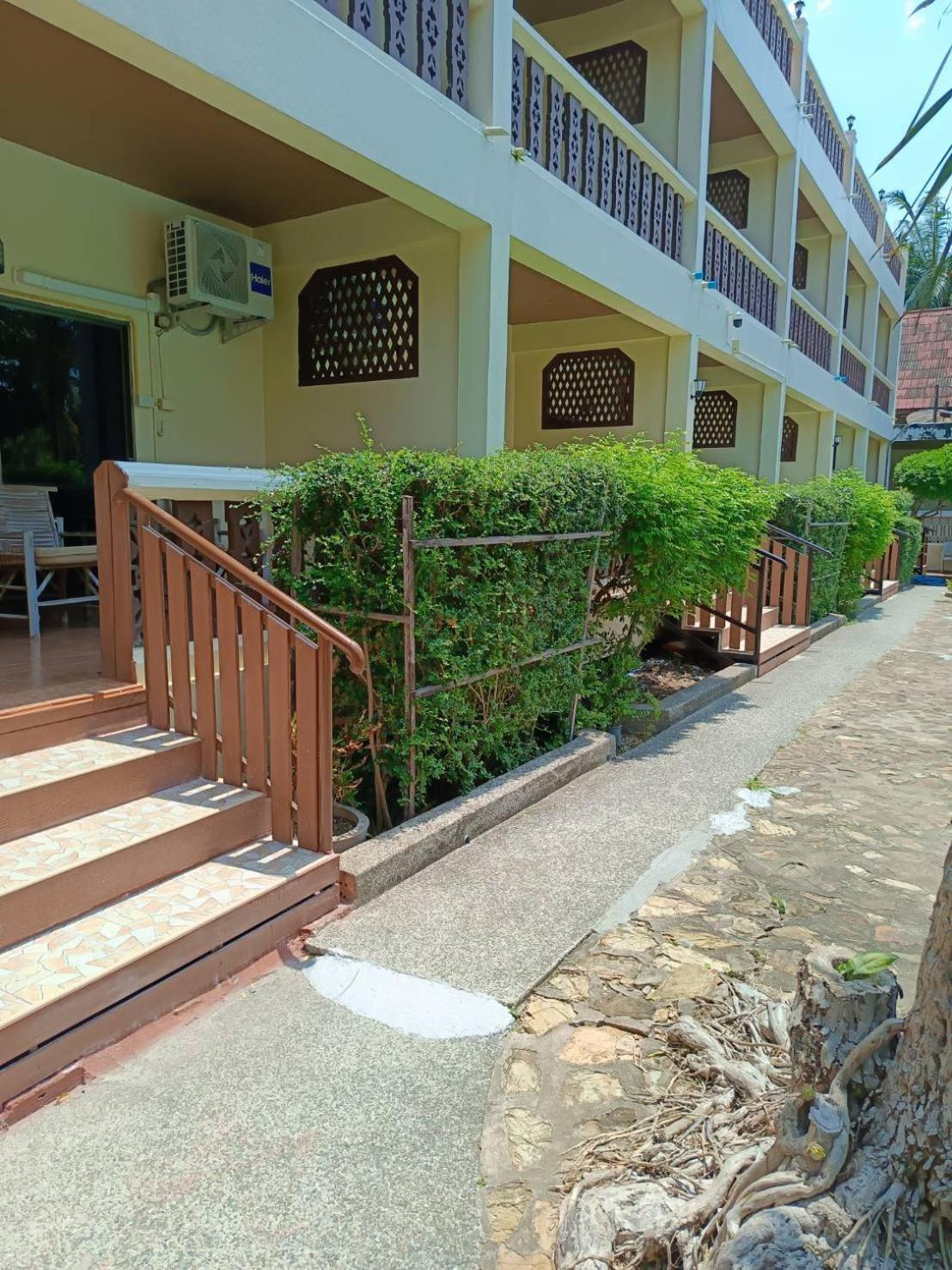 Ban Nam Mao Resort Na Chom Thian Exterior photo